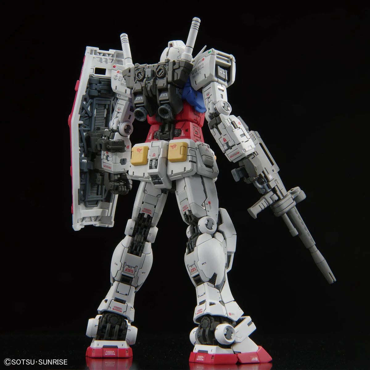 Bandai Hobby RG 1/144 RX-78-2 Gundam Ver. 2.0 "Mobile Suit Gundam" Plastic Model Kit