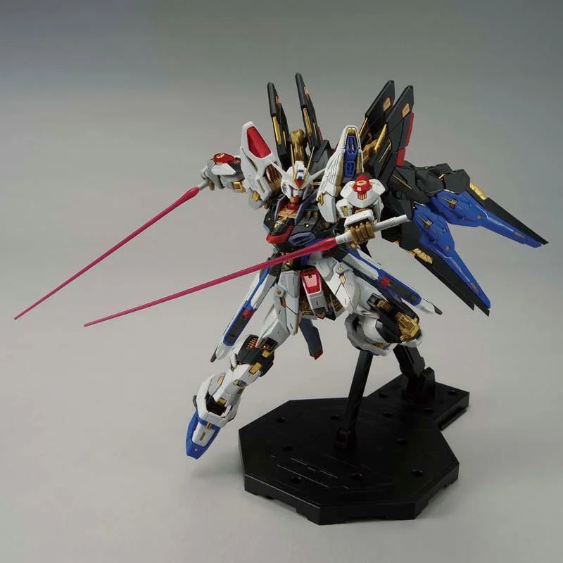 Bandai Spirits Hobby MGEX 1/100 Strike Freedom Gundam (Gundam SEED Destiny) Plastic Model Kit