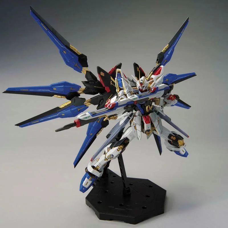 Bandai Spirits Hobby MGEX 1/100 Strike Freedom Gundam (Gundam SEED Destiny) Plastic Model Kit