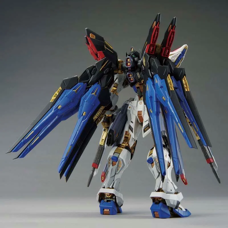 Bandai Spirits Hobby MGEX 1/100 Strike Freedom Gundam (Gundam SEED Destiny) Plastic Model Kit