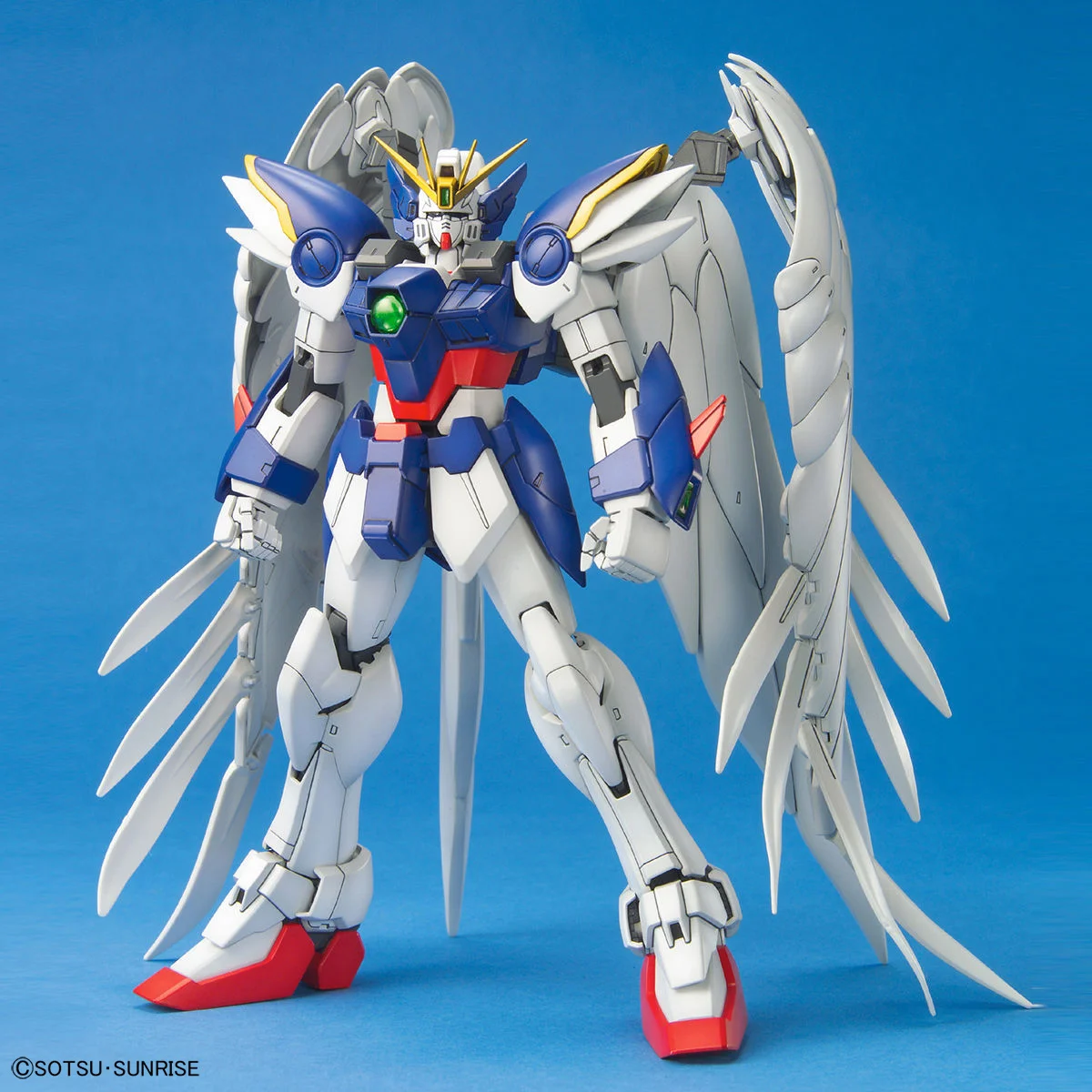 Bandai MG 1/100 Wing Gundam Zero EW (Gundam Wing) Plastic Model Kit